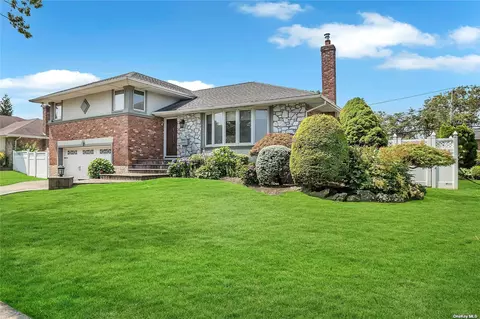 885 Westbury Rd, Westbury, NY 11590