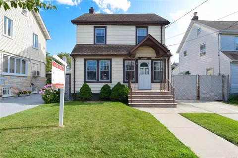 166-12 71st Ave, Fresh Meadows, NY 11365
