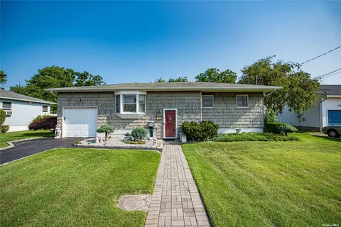 145 Conerty St, Brentwood, NY 11717