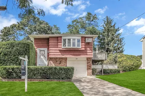 10 E Grove St, Massapequa, NY 11758