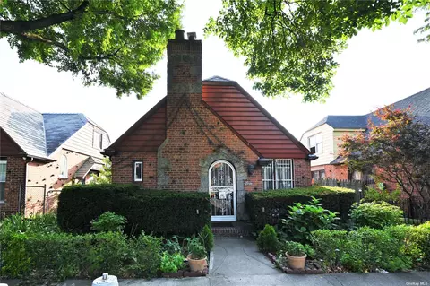 25-44 90 St, East Elmhurst, NY 11369