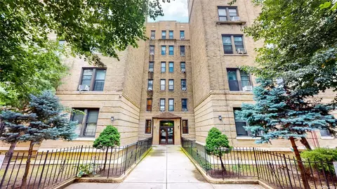 83-52 Talbot St #3F, Kew Gardens, NY 11415