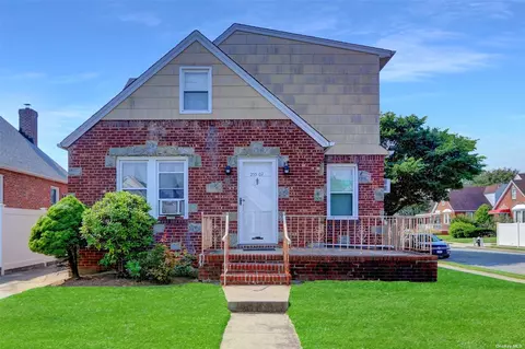 255-02 83rd Ave, Floral Park, NY 11004