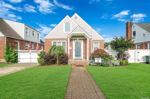 47 Munson Ave, West Hempstead, NY 11552