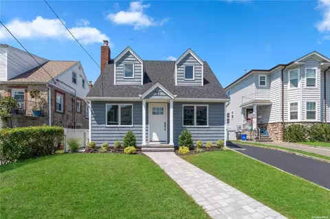21 Firwood Rd, Port Washington, NY 11050