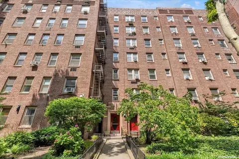 48-17 42 St #2E, Sunnyside, NY 11104