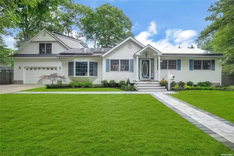 1107 Jefferson Ave, West Islip, NY 11795