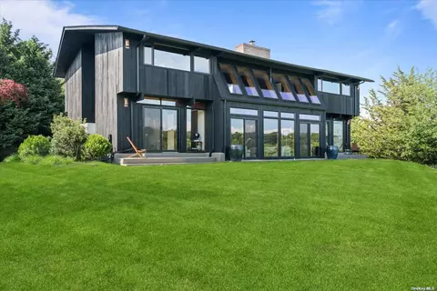 1235 Wells Rd, Peconic, NY 11958