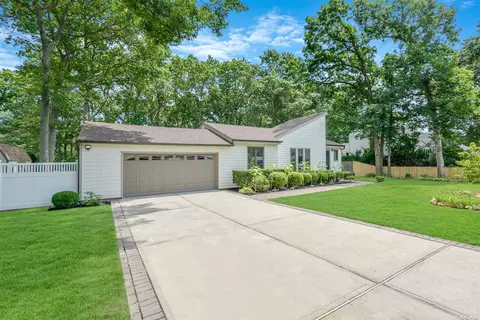 32 Brookhaven Blvd, Port Jefferson Station, NY 11776