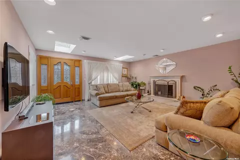 138-48 63rd Ave, Flushing, NY 11367