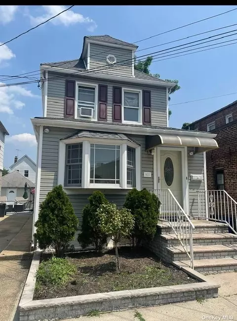 91-23 246th St, Bellerose, NY 11426