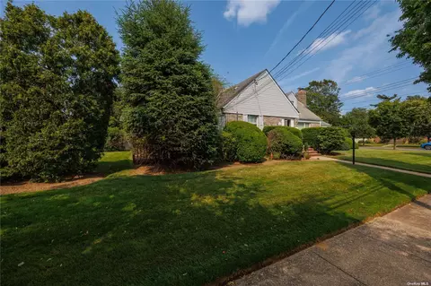 3305 Knight St, Oceanside, NY 11572