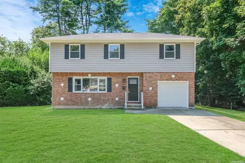 604 Jefferson St, Westbury, NY 11590
