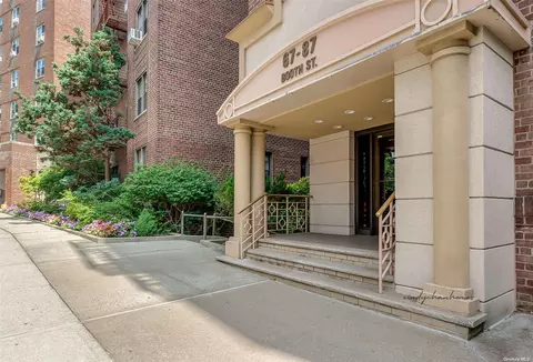 67-87 Booth St #4G, Forest Hills, NY 11375