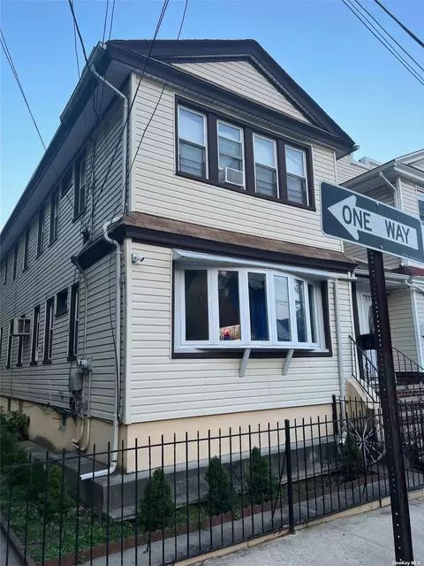 84-01 91 St, Woodhaven, NY 11421