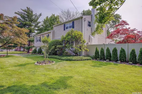 28 Red Spring Ln, Glen Cove, NY 11542