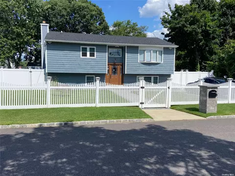 55 S 20th St, Wyandanch, NY 11798