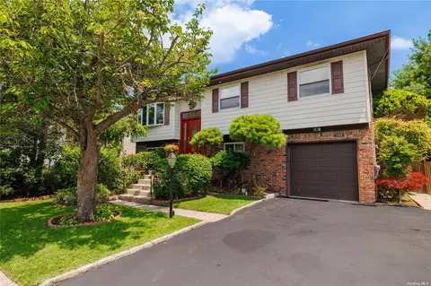 935 Carrie Ct, East Meadow, NY 11554