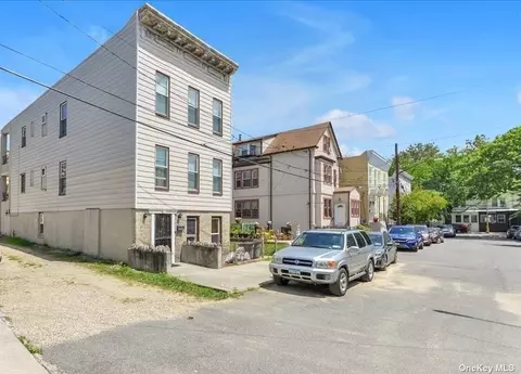 35 Marvin Pl, Bronx, NY 10461