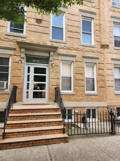 70-38 66th St, Glendale, NY 11385