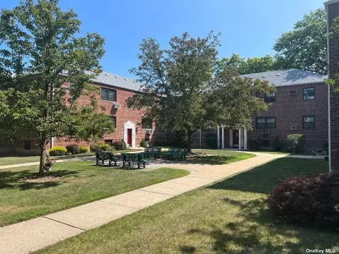 156-19 80 St #2R, Howard Beach, NY 11414