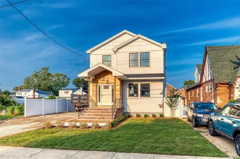 2393 Freeport St, Wantagh, NY 11793
