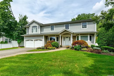 8 Niagara Dr, Jericho, NY 11753