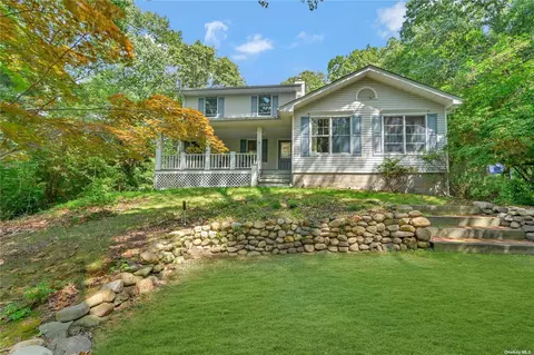 190 Remsen Rd, Wading River, NY 11792