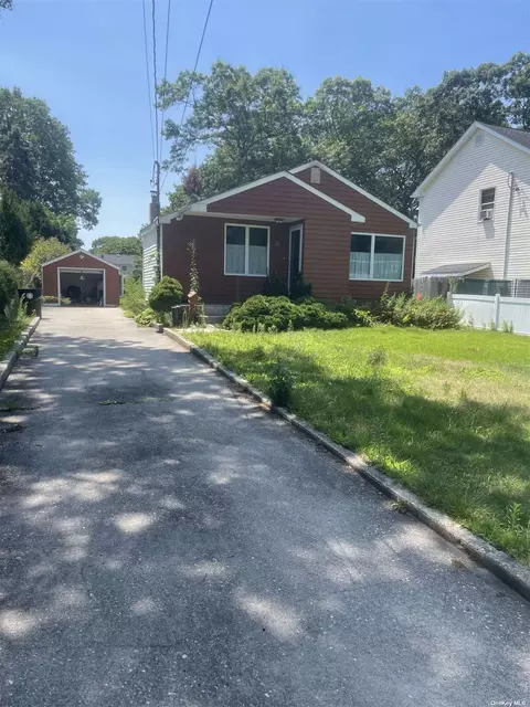 Undisclosed, Bay Shore, NY 11706