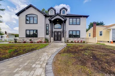 858 Prescott St, Valley Stream, NY 11580