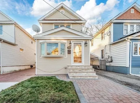 94-40 225th St, Queens Village, NY 11428