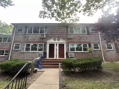67-20 152nd St #271A, Flushing, NY 11367