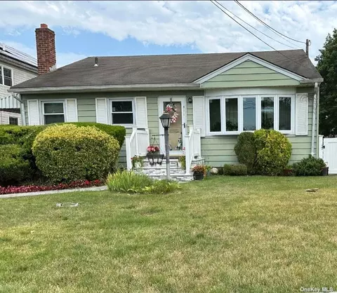 828 1st Ave, Westbury, NY 11590