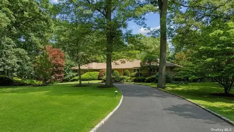 249 Glen Cove Rd, Old Westbury, NY 11568