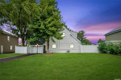 4717 Merrick Rd, Massapequa, NY 11758