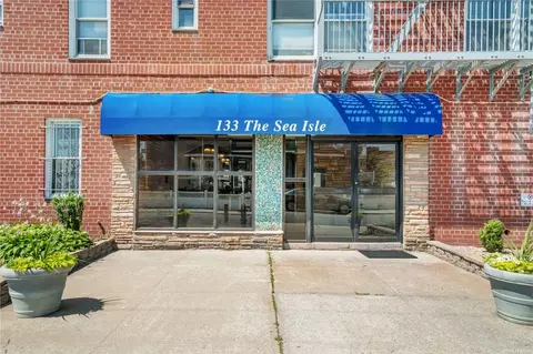 133 Beach 120 St #1D, Rockaway Park, NY 11694