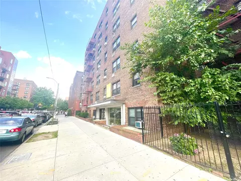 143-40 Roosevelt Ave #2P, Flushing, NY 11354