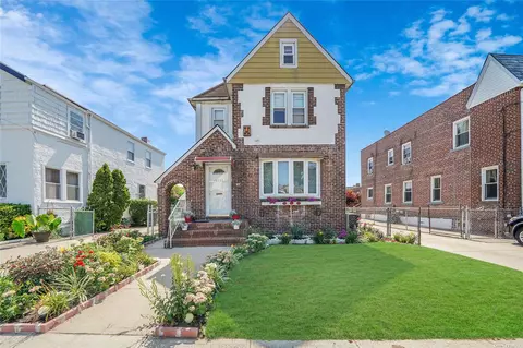 135-49 230th St, Laurelton, NY 11413