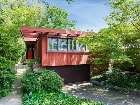 173-43 Croydon Rd, Jamaica Estates, NY 11432