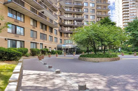 138-35 Elder Ave #19G, Flushing, NY 11355