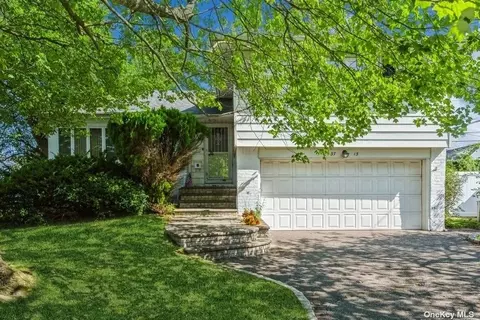 3715 Jules Ln, Wantagh, NY 11793