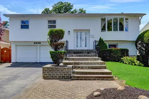 3030 Susan Rd, Bellmore, NY 11710