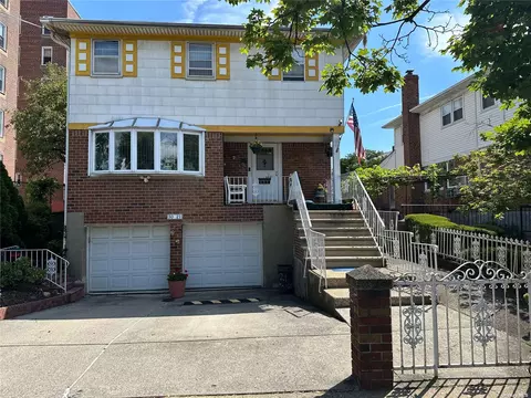 30-21 Parsons Blvd, Flushing, NY 11354