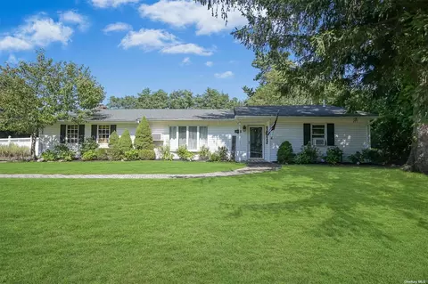 33 Henearly Dr, Miller Place, NY 11764