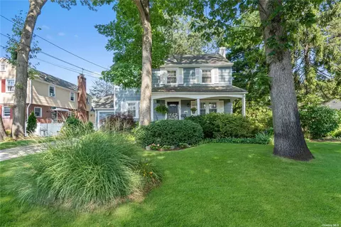 222 Foster Ave, Valley Stream, NY 11580