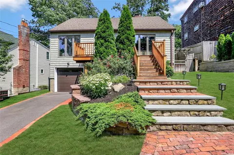 11 Conifer Ct, Northport, NY 11768