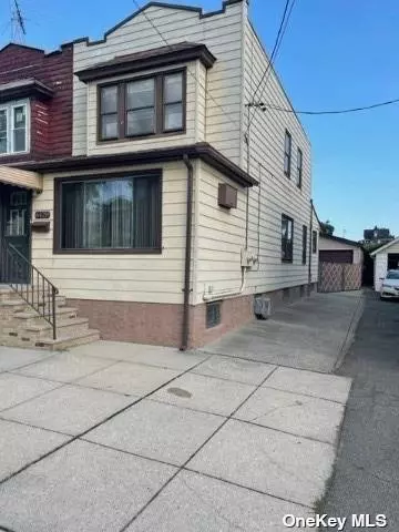 64-28 60th Rd, Maspeth, NY 11378