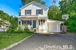 17 Haug Dr, Ronkonkoma, NY 11779