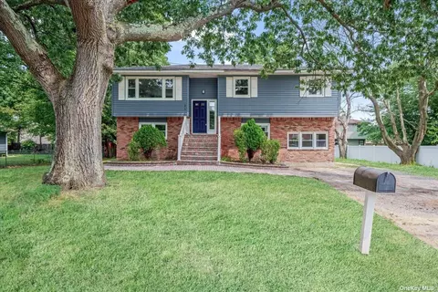 21 S 32nd St, Wyandanch, NY 11798