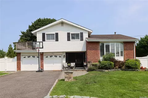 267 Bayview Ave, Massapequa, NY 11758